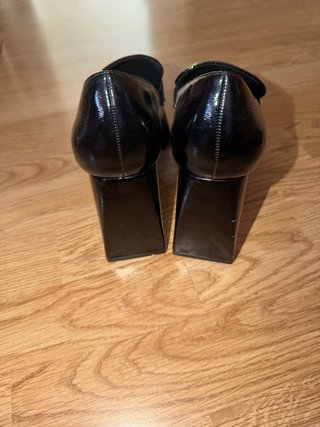Tacones Membur Negros con Hebilla Dorada