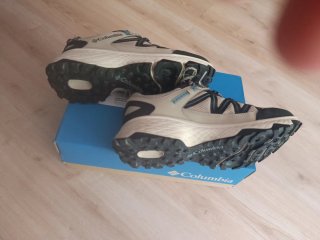 Zapatillas de montaña Columbia beige/gris