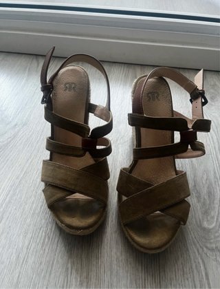Sandalias cuña marrón y verde T38