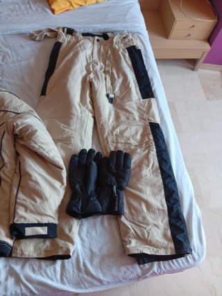 Conjunto esquí Talla L beige y negro