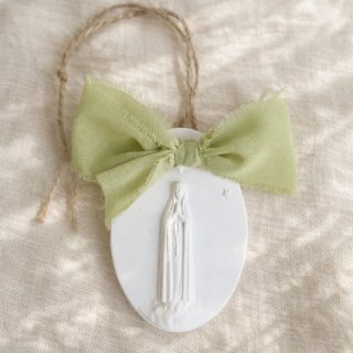 Medalla Virgen de Fátima con lazo verde