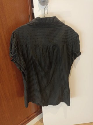 Camisa negra manga corta