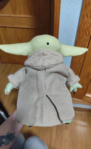 Muñeco Grogu con movimiento