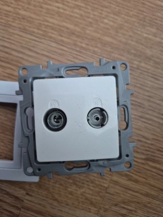 2 Cables Coaxiales TV 2.5m y 5m + 2 Tomas