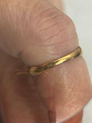 Anillo Oro 18K Vintage con piedras preciosas .