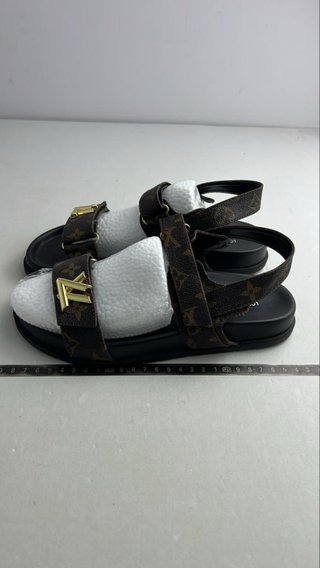 Sandalias Louis Vuitton Marrón y Dorado