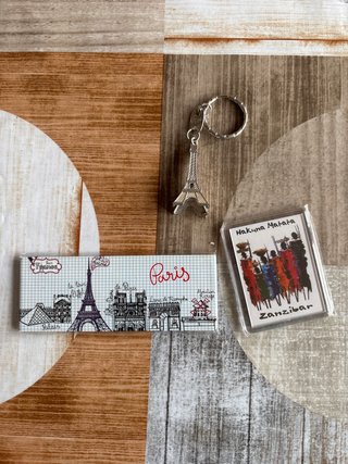 Lote recuerdos: París y Zanzíbar