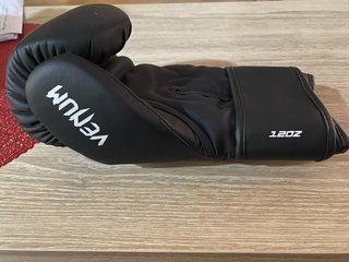 Guantes de boxeo Venum 12 oz negros