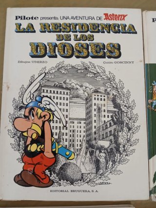 Lote 4 cómics Astérix:.