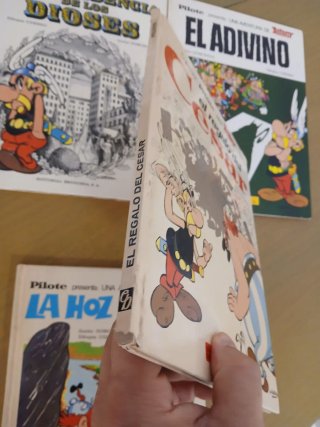Lote 4 cómics Astérix:.