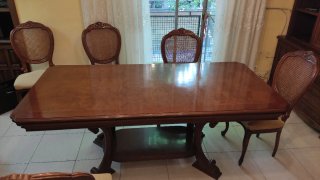 Mesa comedor extensible y 6 sillas madera tapizada
