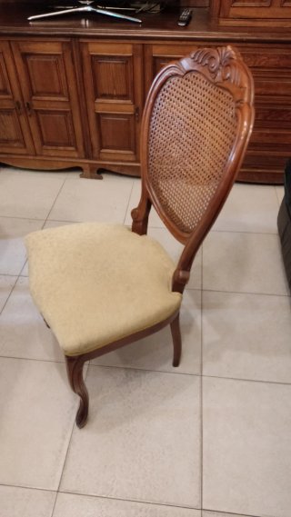 Mesa comedor extensible y 6 sillas madera tapizada