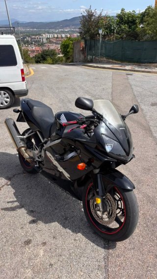 Honda CBR 600F Negra