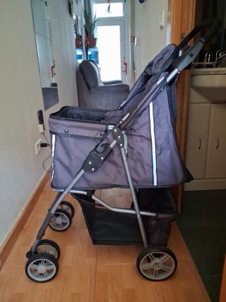 Carrito para perros gris y negro
