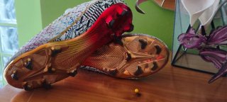 Botas de fútbol talla 39 personalizadas