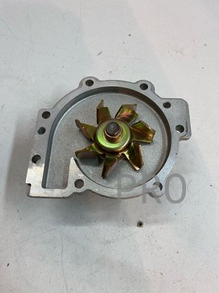 Bomba agua volvo nueva