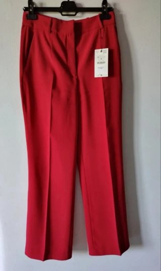Traje rojo Zara