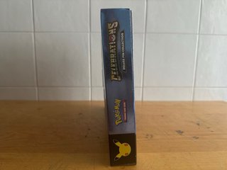 Pokemon Celebrations Deluxe Pin Collection Sellado