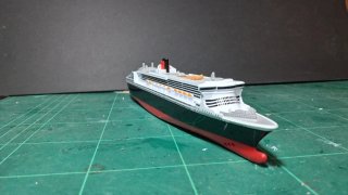 Maqueta Barco Queen Mary 2 1/1400 Siku.