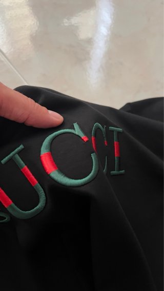 Camiseta Gucci Negra Logo Bordado Original