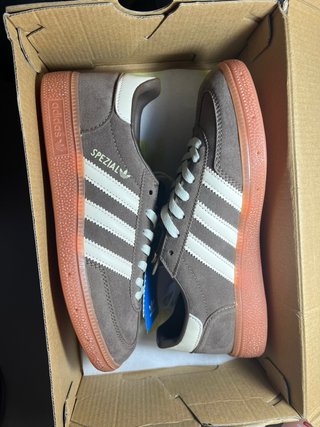 Adidas Spezial Marrones y Blancas