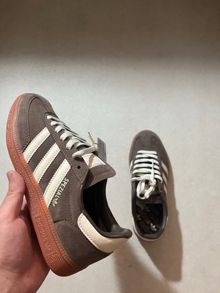 Adidas Spezial Marrones y Blancas