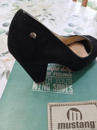 Zapatos Mustang Negros Tacón Peep Toe