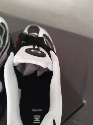 Zapatillas Nike Shox R4 Supreme Blancas