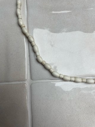 Collar de piedras hecho a mano