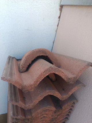 Teja de cerámica para tejado
