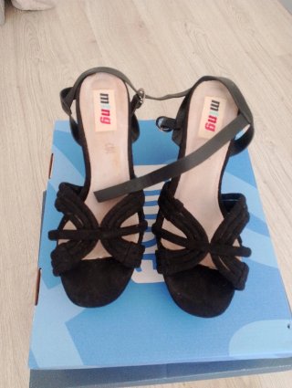 Sandalias Mustang Talla 38 Tacón Negro