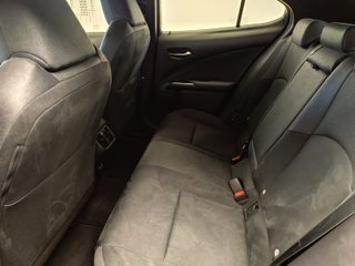 Lexus UX250H BUSINESS 2022 REF 9862