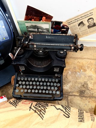 Máquina de escribir Hispano M40