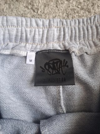 Pantalón corto Syna World gris