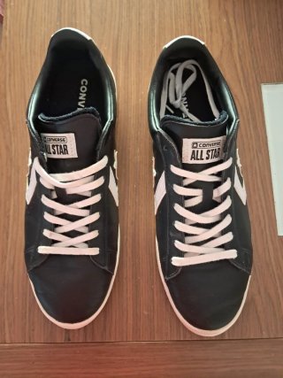 Deportivas Converse Talla 46 Negras y Blancas