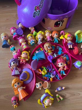Lote de muñecas Pinypon y accesorios