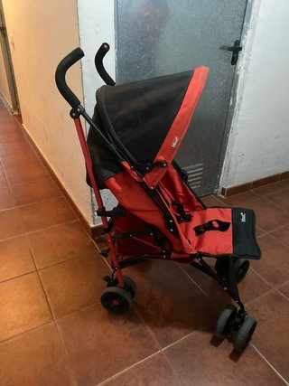 Carro de paseo rojo