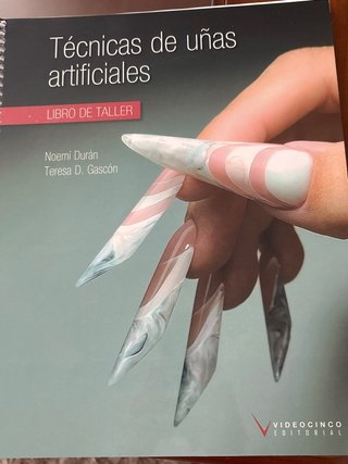 Libro de uñas artificiales