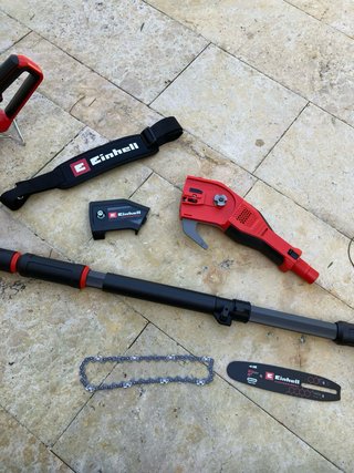 Tagliasiepi a batteria Einhell a stelo