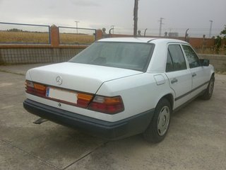MERCEDES 300D 1986