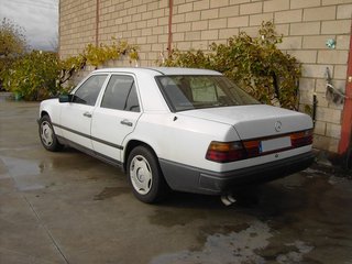 MERCEDES 300D 1986
