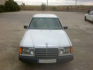 MERCEDES 300D 1986