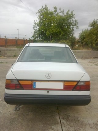 MERCEDES 300D 1986