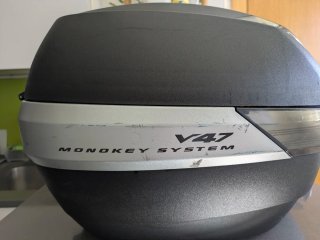 Baúl moto Givi Monokey v47