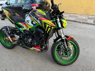 Kawasaki Z900 Full