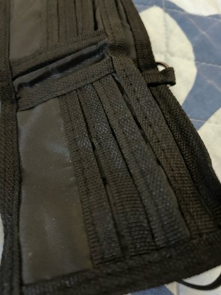 Cartera TENTH negra con cadena