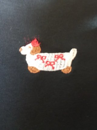 T-shirt H&J nera con bassotto ricamato