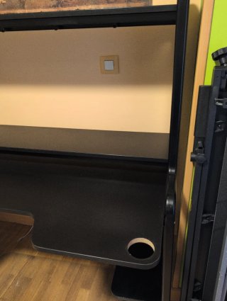 Mesa de ordenador Ikea FREDDE Negra