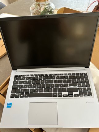 Portátil Asus Vivobook Plata con Cargador y Caja
