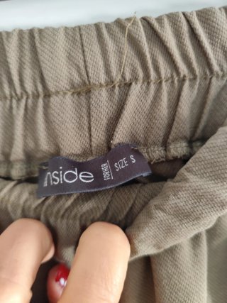 Pantalón jogger negro y verde caqui